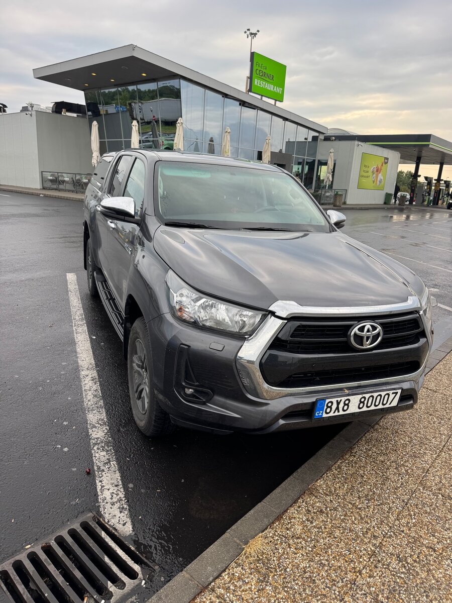 Toyota Hilux, 2.4 D