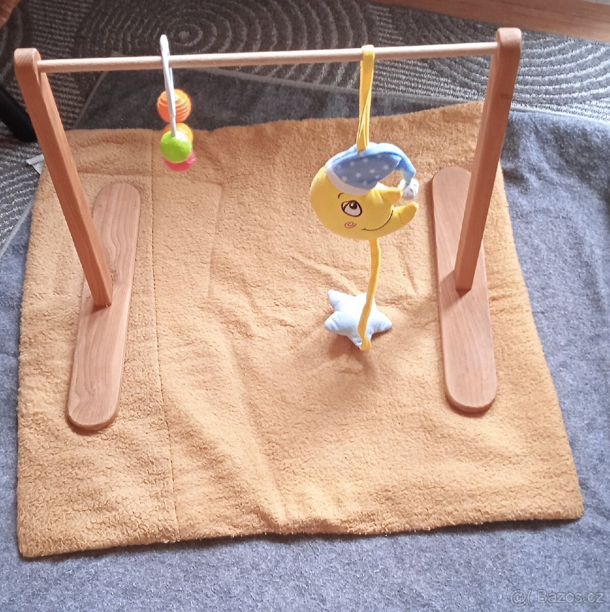 Dřevěná hrazda pro miminka+deka