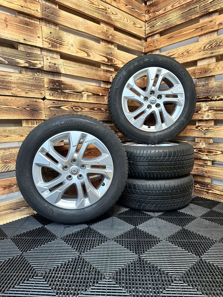 Opel Vivaro - zimní orig. ALU sada 5x108 R17