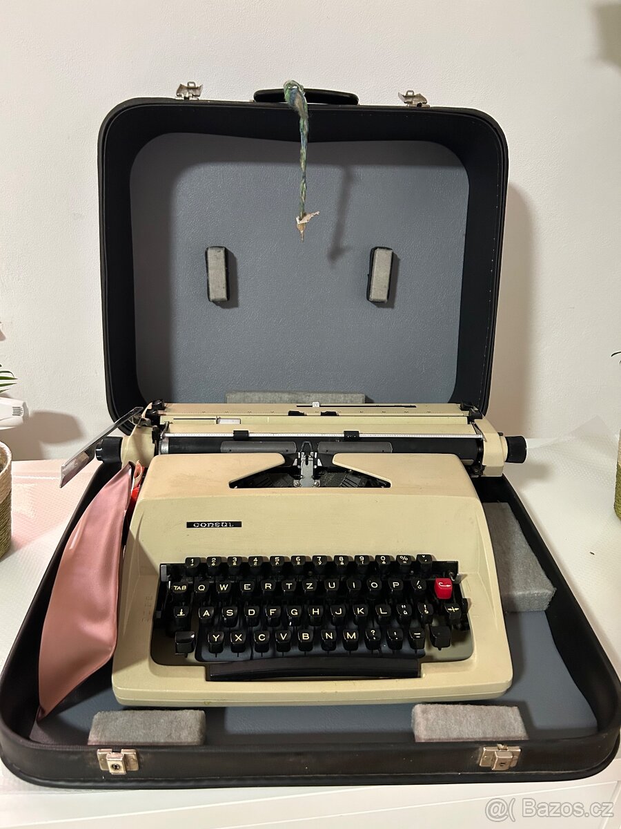 Psací stroj model 2224