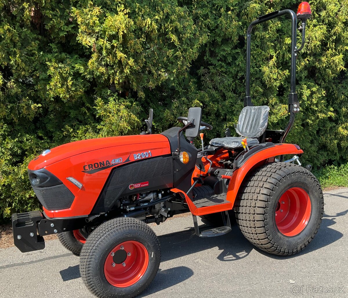 Traktor + turfové pneu