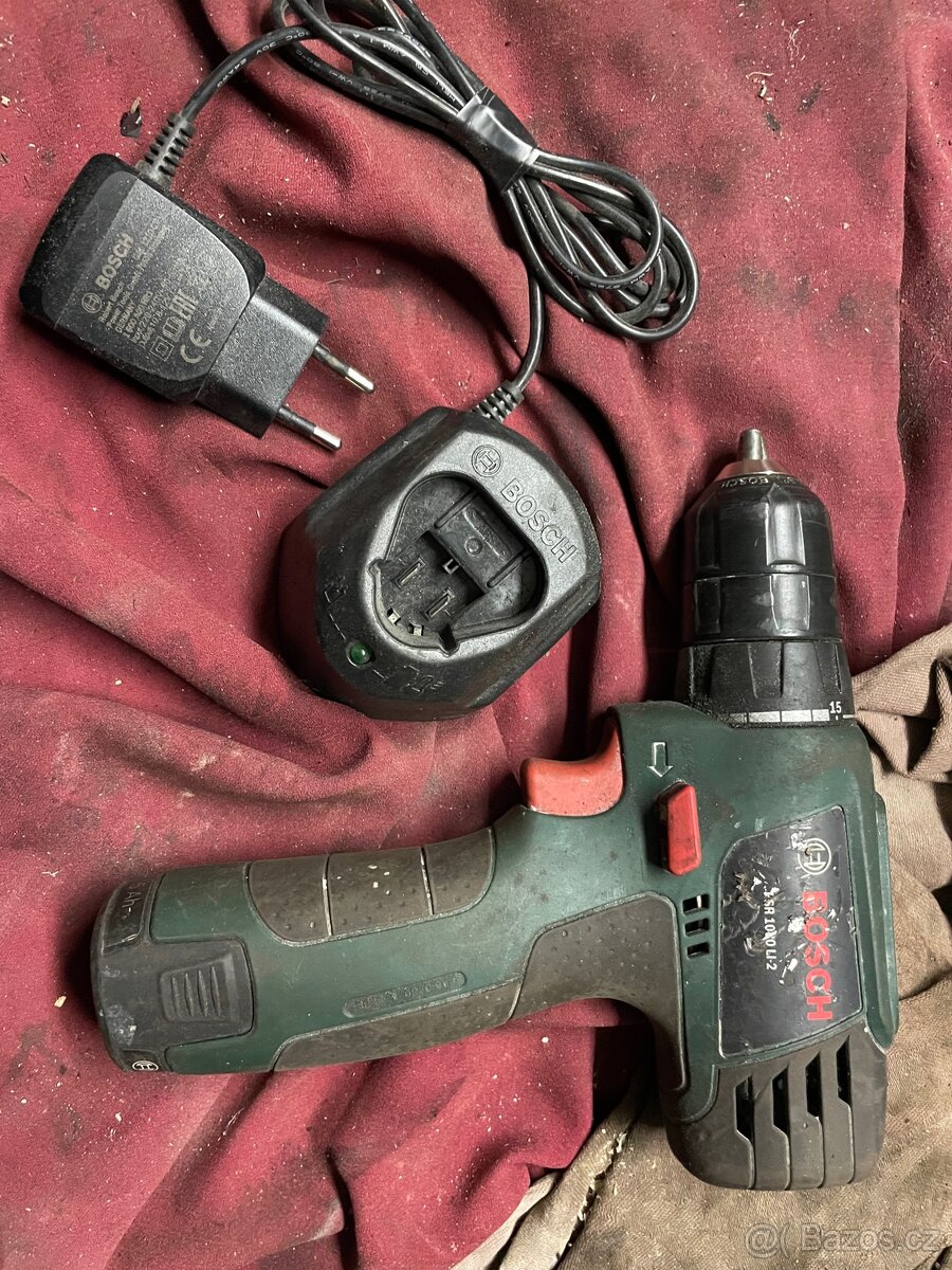 Akuvrtačka akušroubovák Bosch