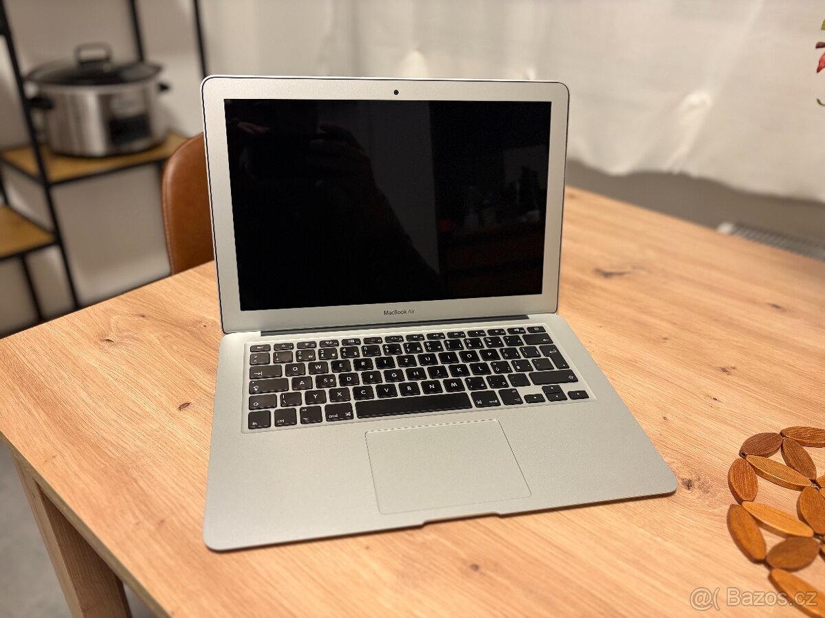 MacBook Air 13" (2017)