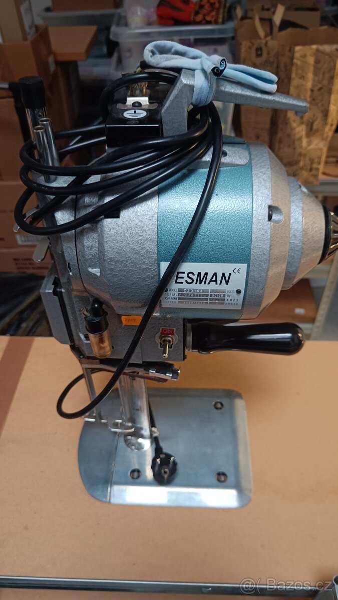 Vertikální řezačka / svislá pila ESMAN