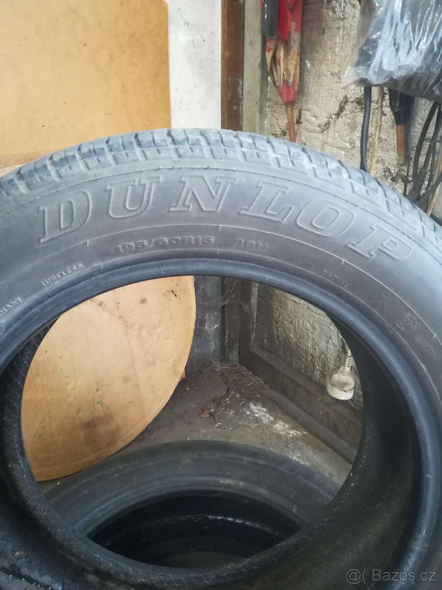 195/60 R15 Dunlop letni pneu