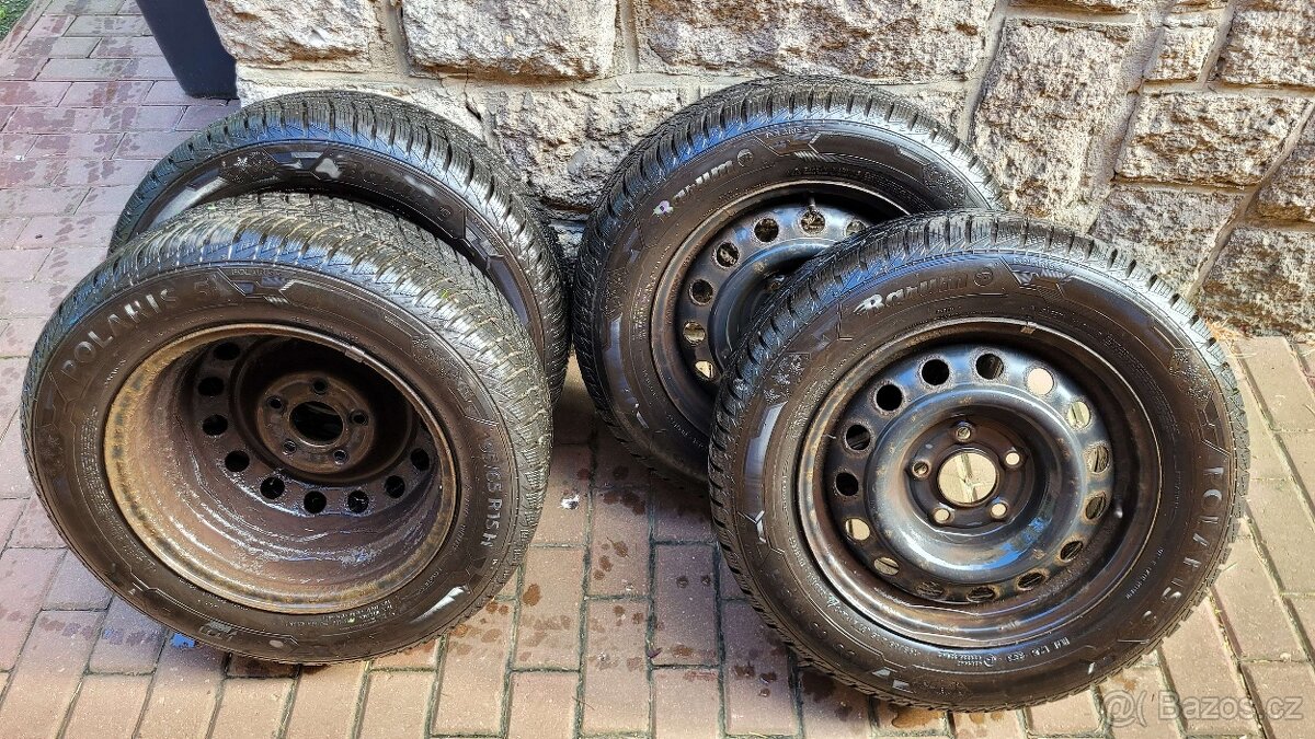 Nové zimní pneu s disky, 195/65 R15H Hyundai i30