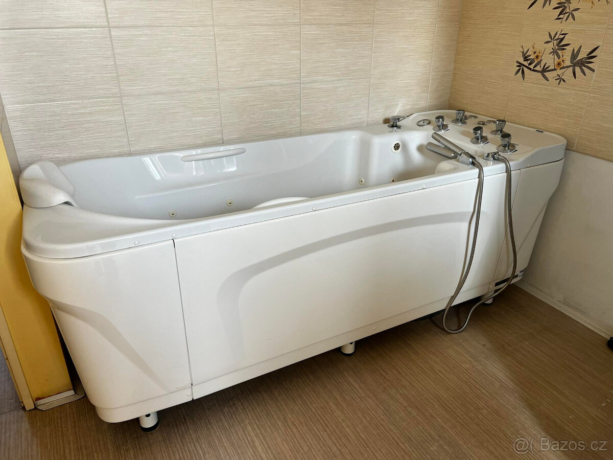 Prodám vířivou vanu Madisson Aquadelicia MINI I