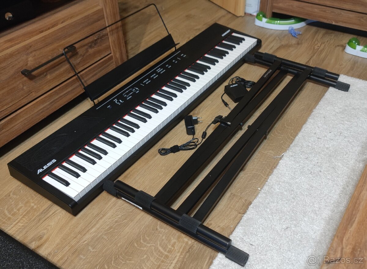 Alesis Concert se stojanem+ ostatní v popisku