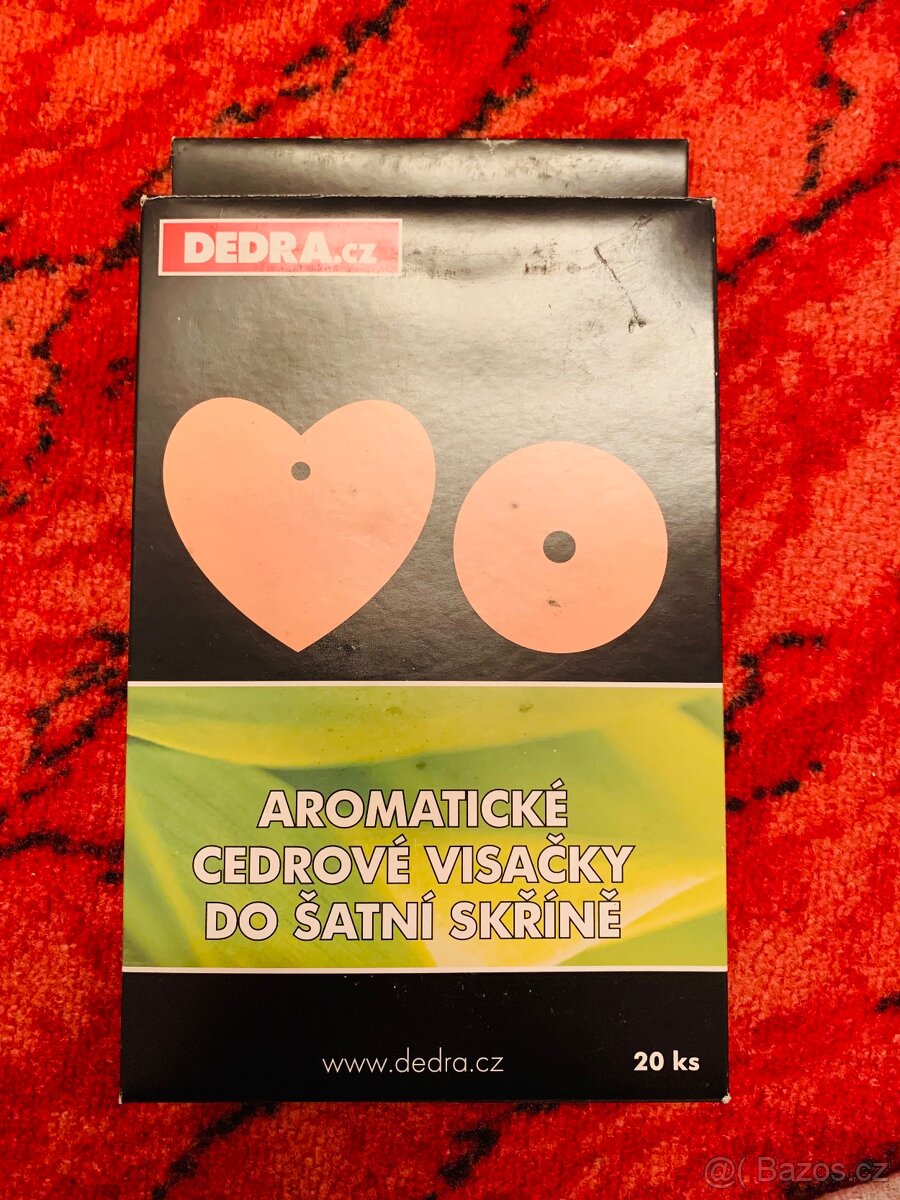 Cedrové visačky do šatní skříně
