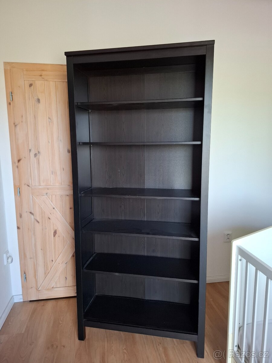 Knihovna IKEA Hemnes
