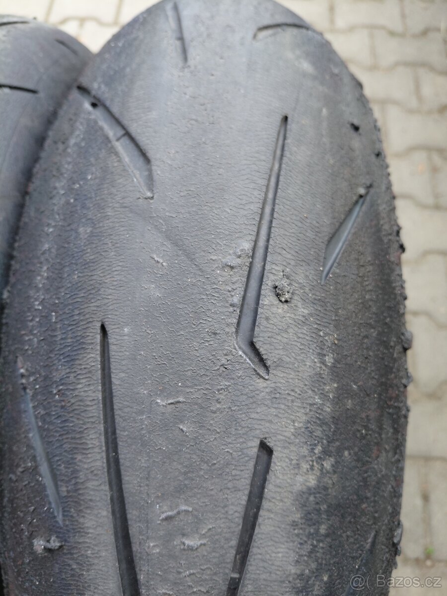 Pneumatiky. Top sada Pirelli 120 + 180