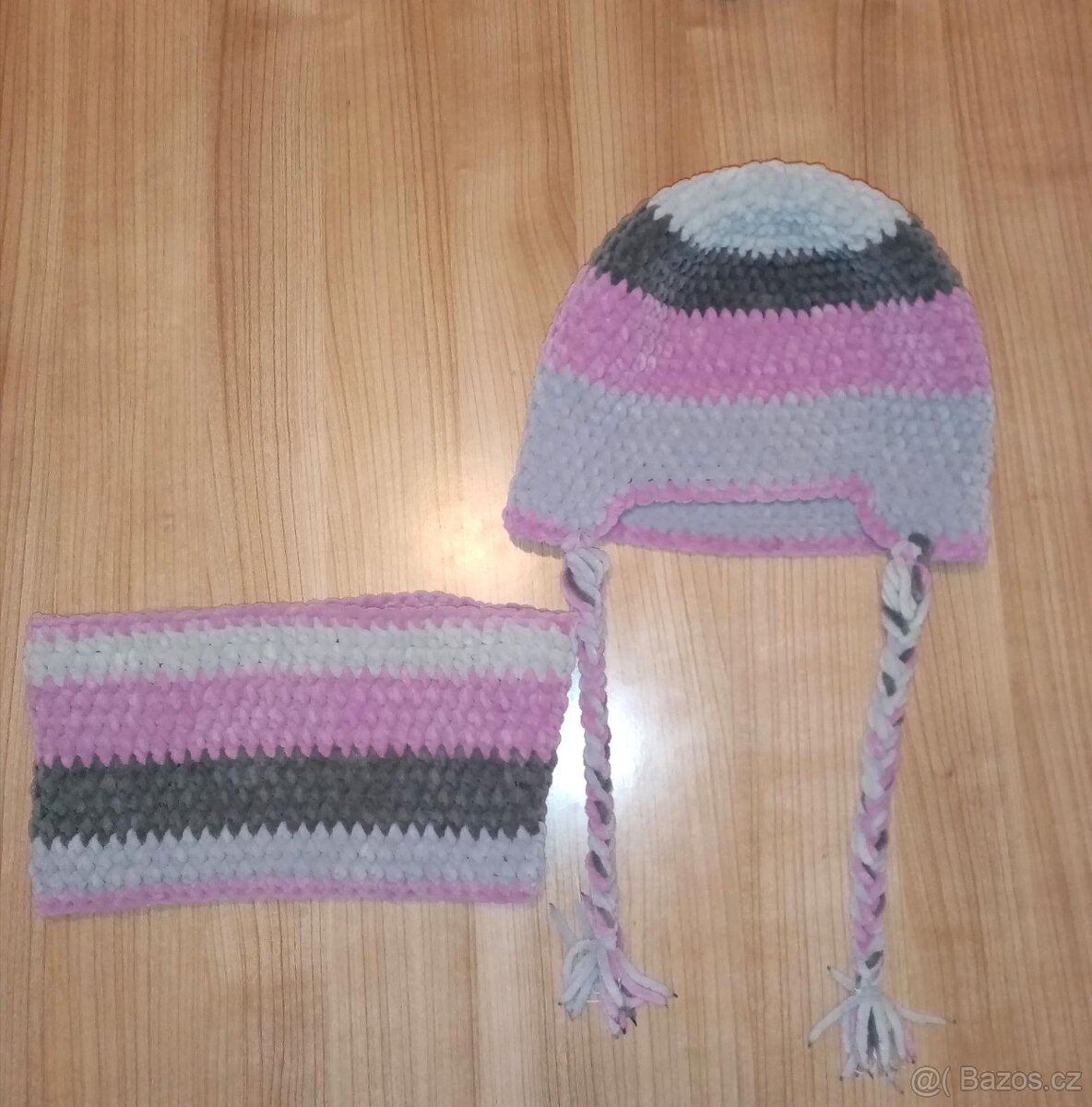 Set čepice + nákrčník
