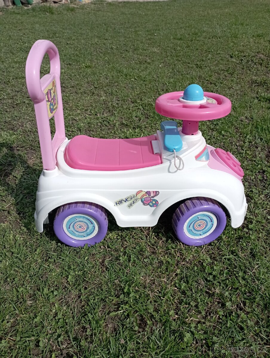 Odrážedlo auto