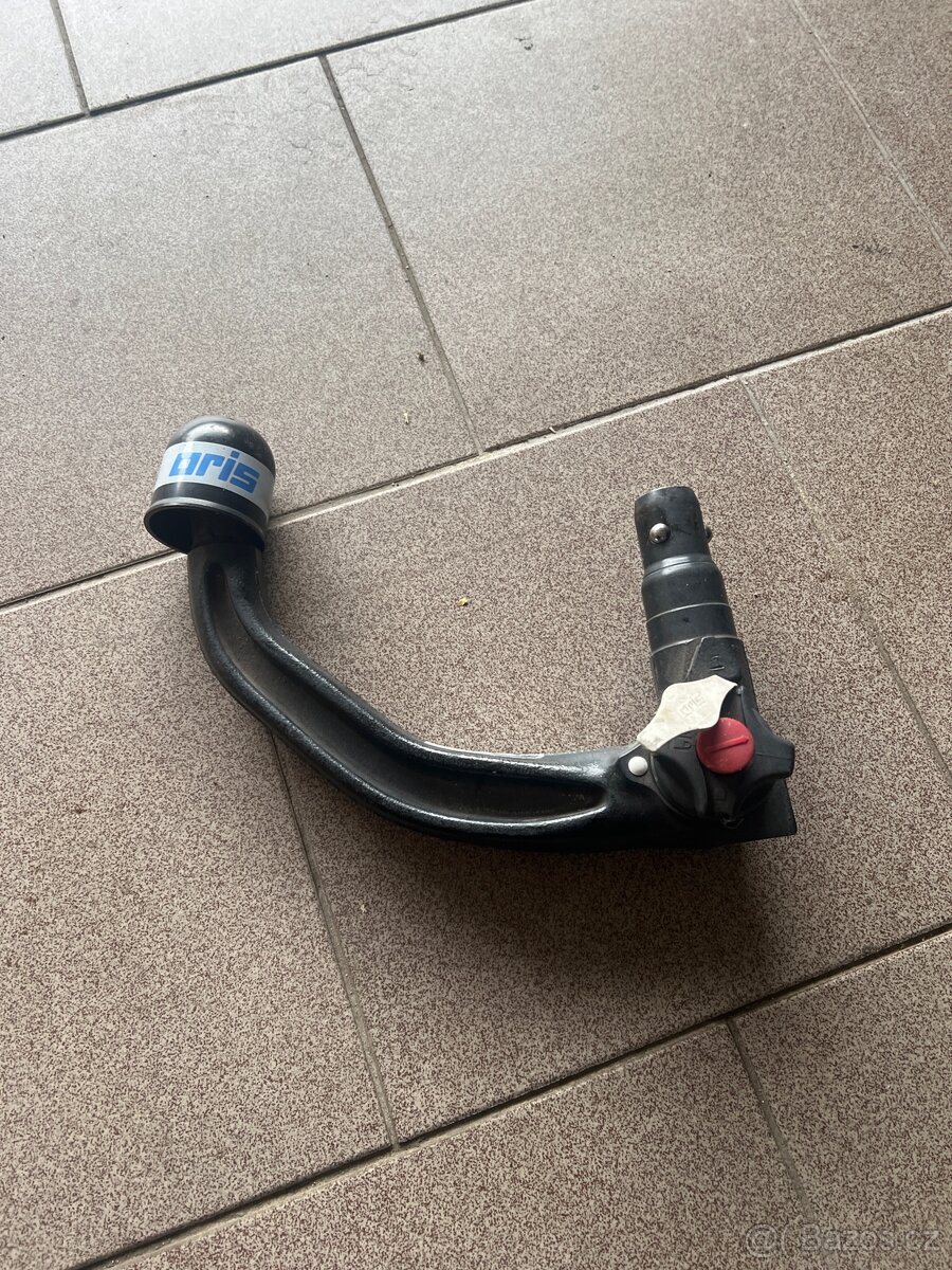 Odnímatelná koule bajonet tažné BMW 1