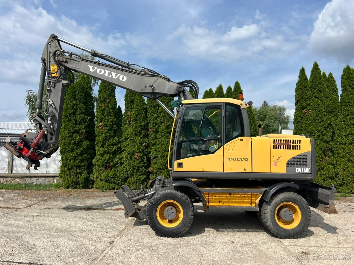 Kolový bagr Volvo EW160C - TILTROTATOR - 3x lžíce