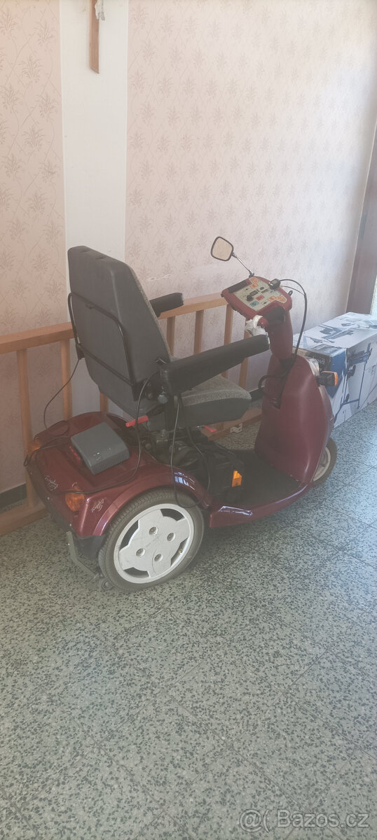 Elektrický vozík, tříkolka pro seniory
