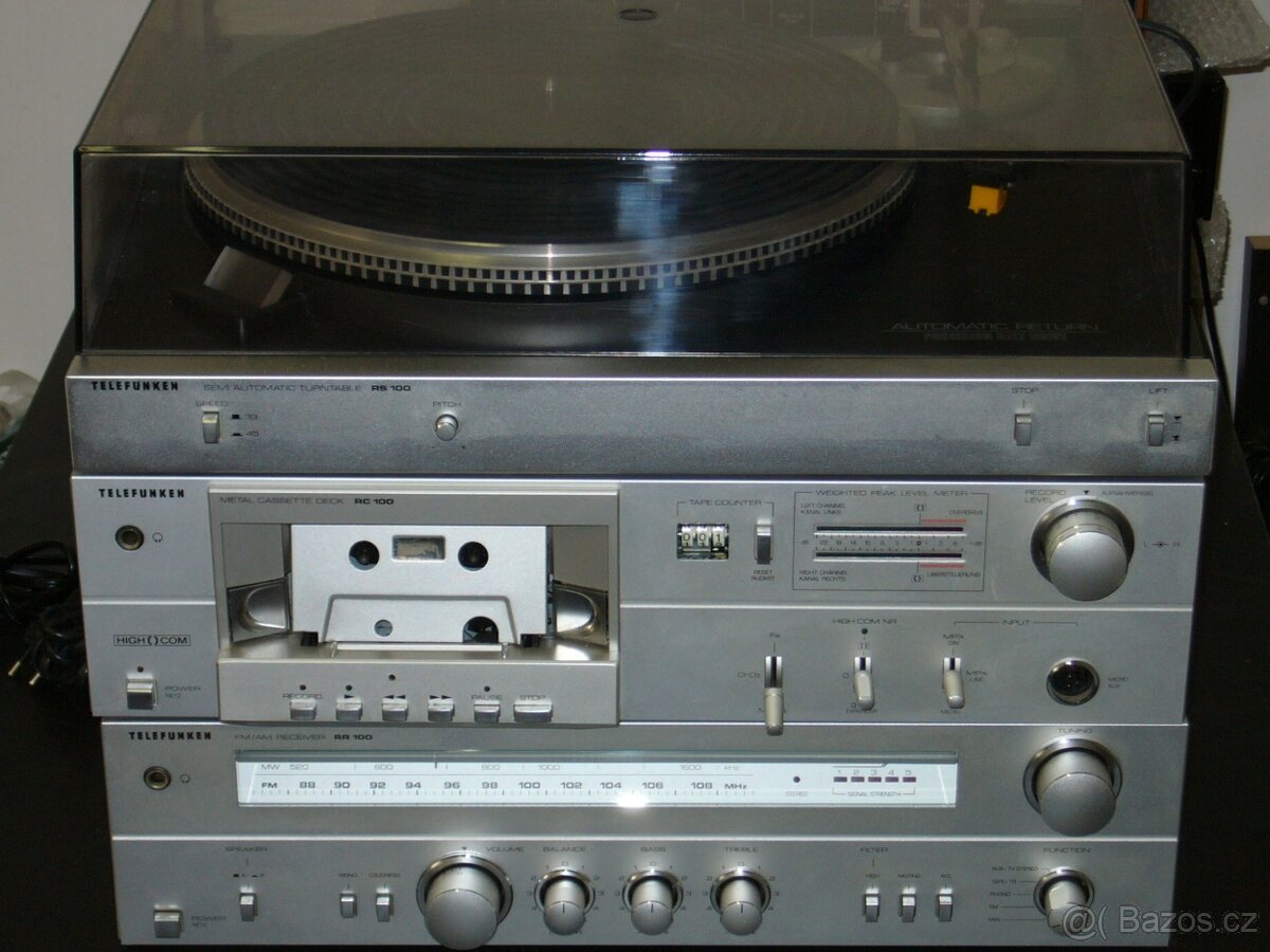 Pěkná sestava Telefunken RR-100, RC-100, RS-100.