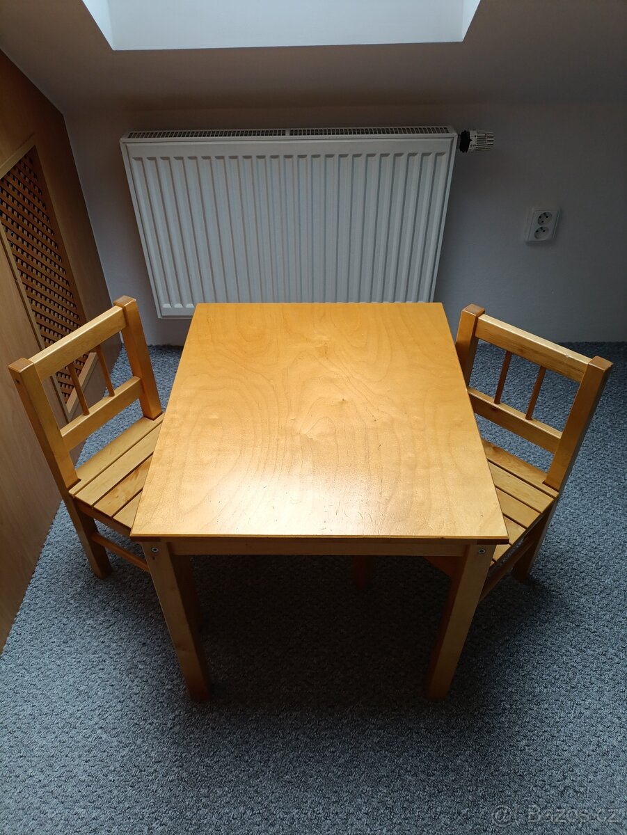 Stoleček pro děti