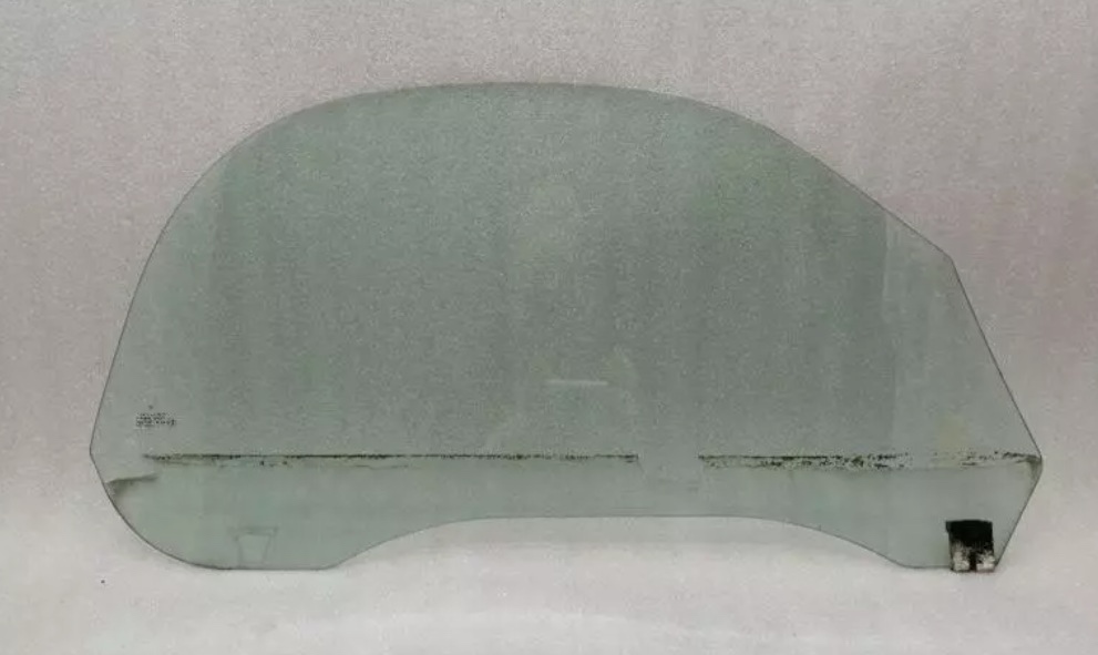 Porsche Boxster 986 - pravé sklo u dveří