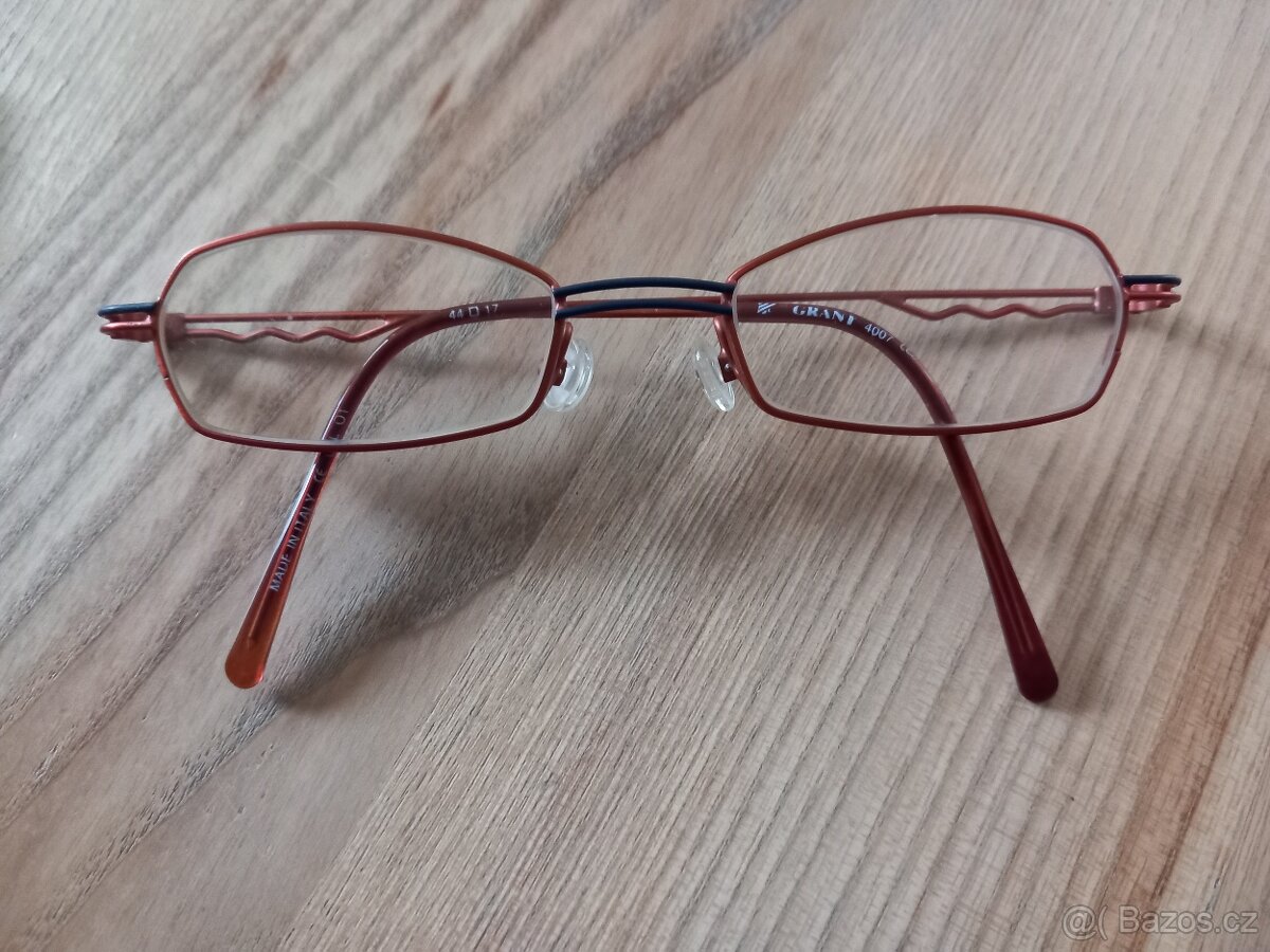 dětské dioptrické obroučky /brýle/