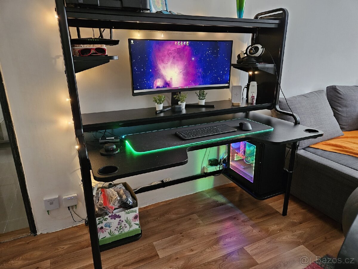 Ikea počítačový/herní stůl FREDDE