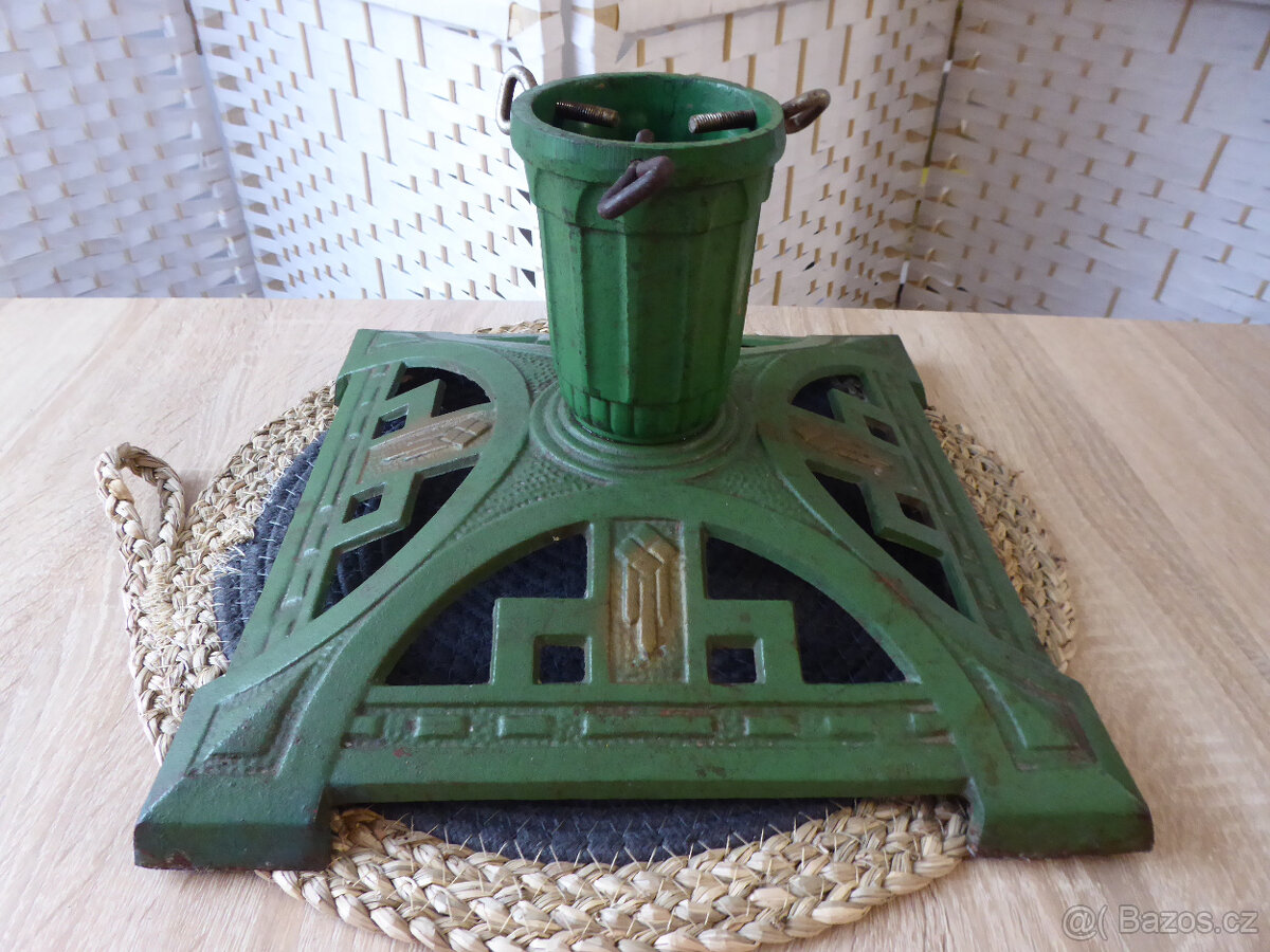 Litinový stojan na vánoční stromek