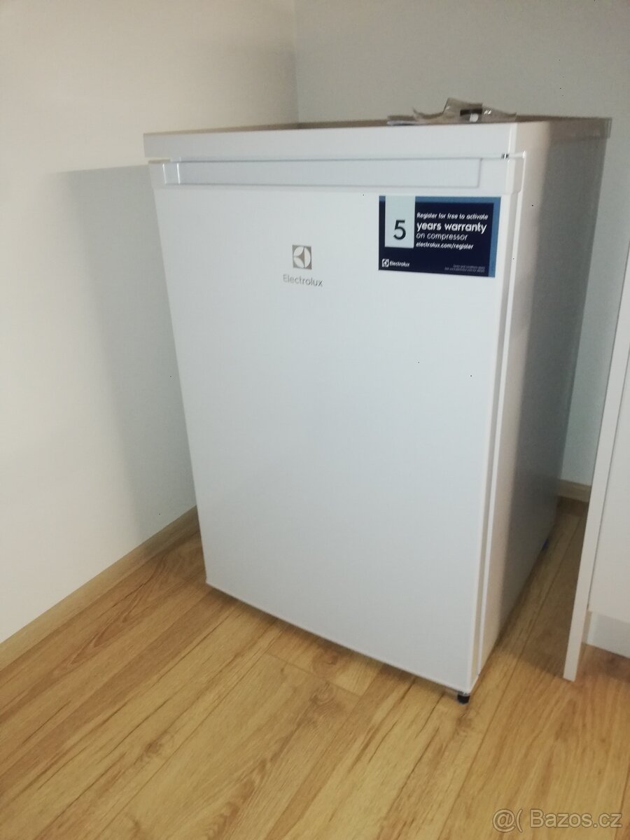 Lednička s mrazicí přihrádkou Electrolux