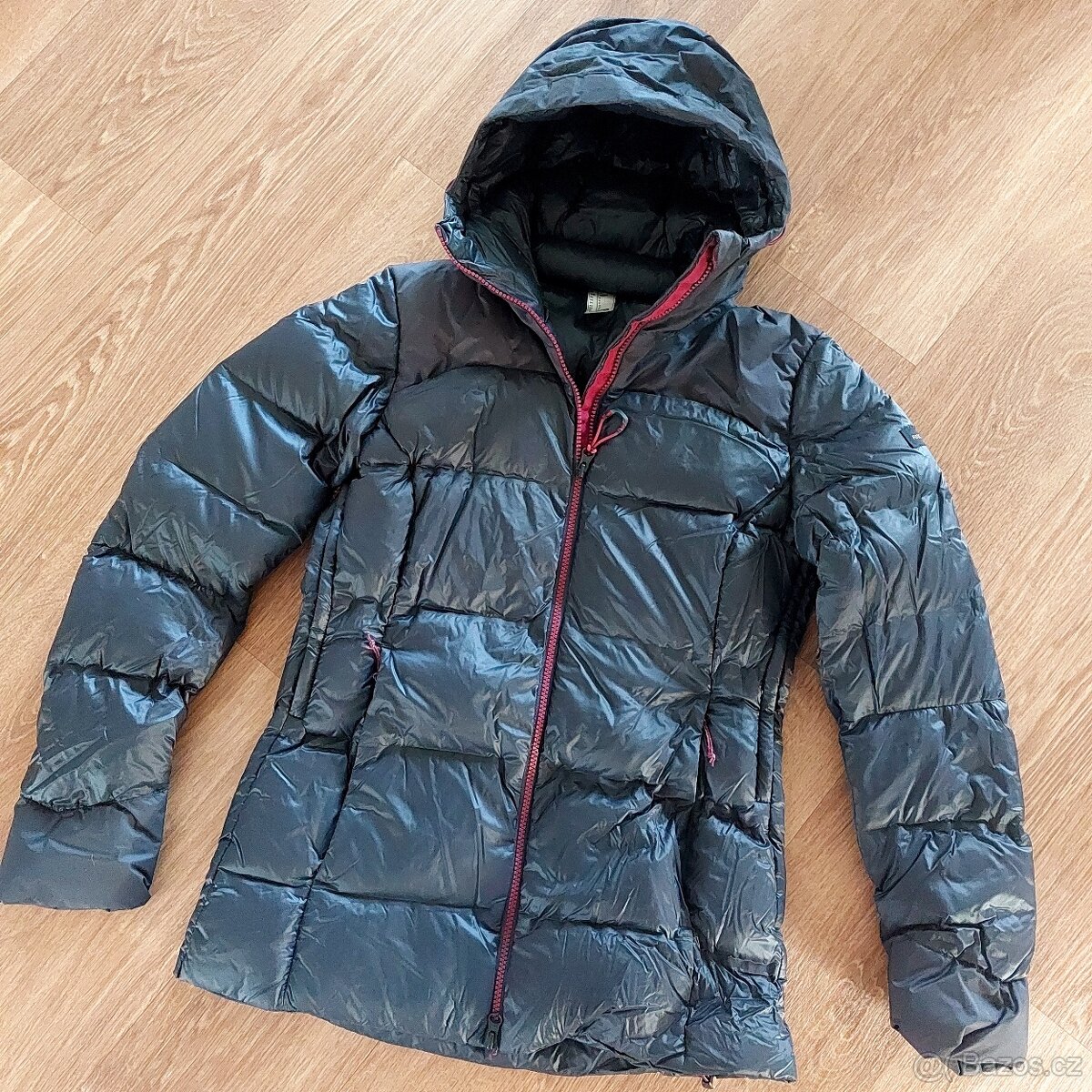 PÉŘOVÁ BUNDA DECATHLON vel.S