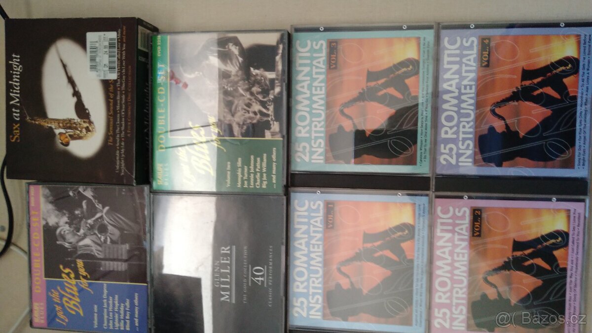 8 x CD poslechovky