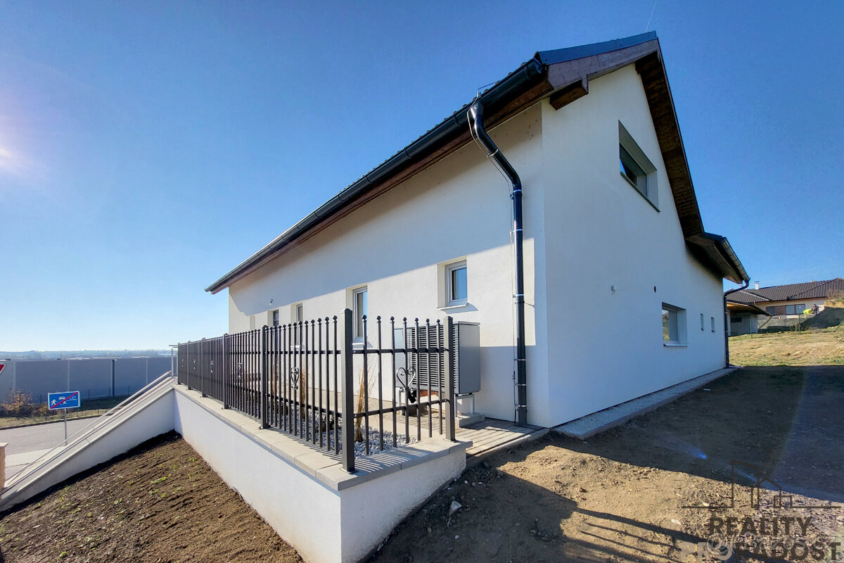 Prodej moderní novostavby domu 5+kk s garáží a pozemkem 958