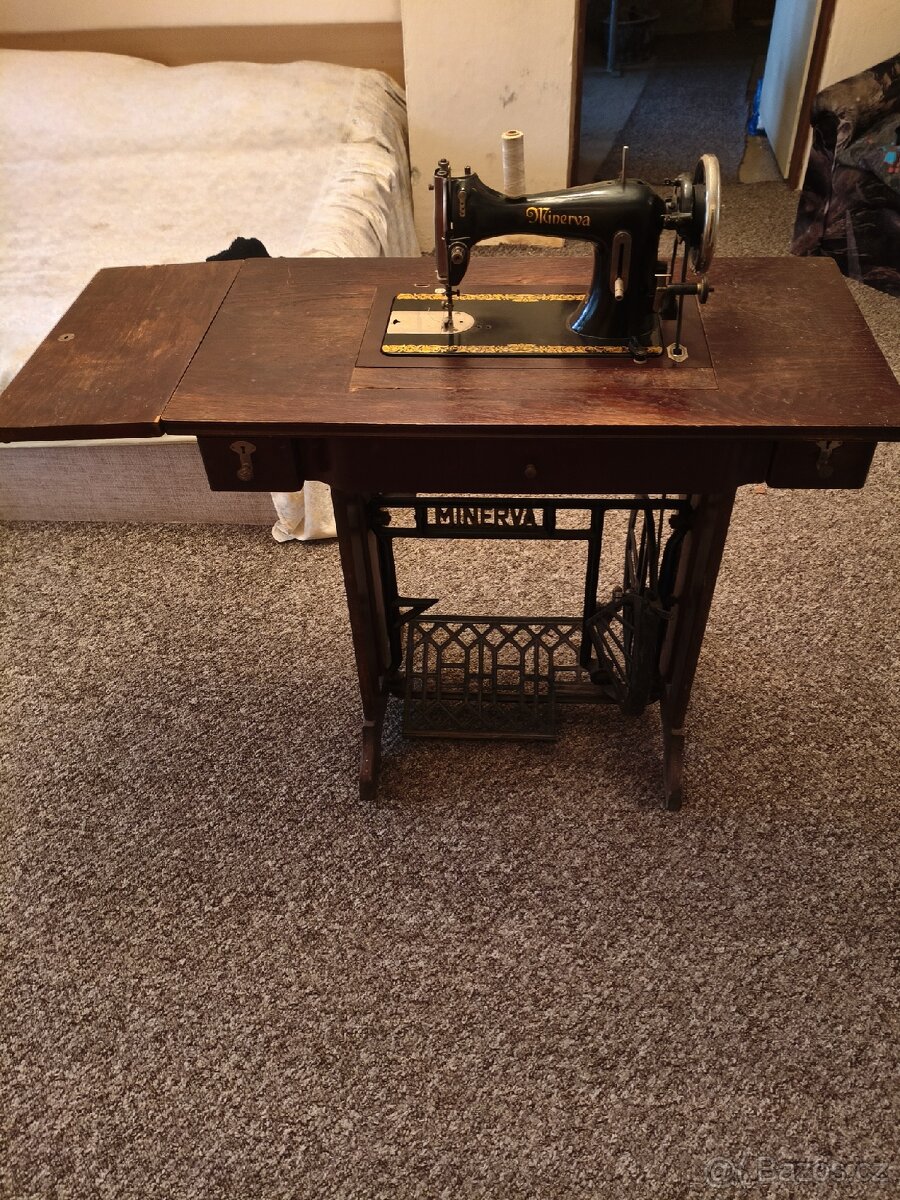 Šicí stroj Minerva