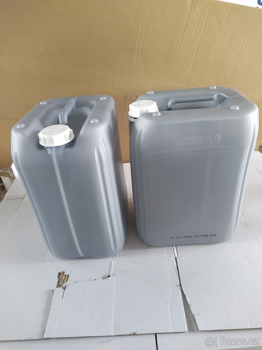 Plastové kanystry 20 lt