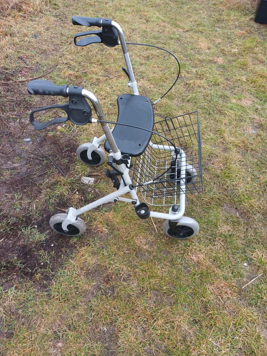 Choditko pro seniory nove