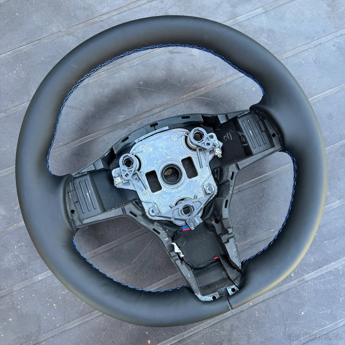 Tesla 3,Y nový kožený volant