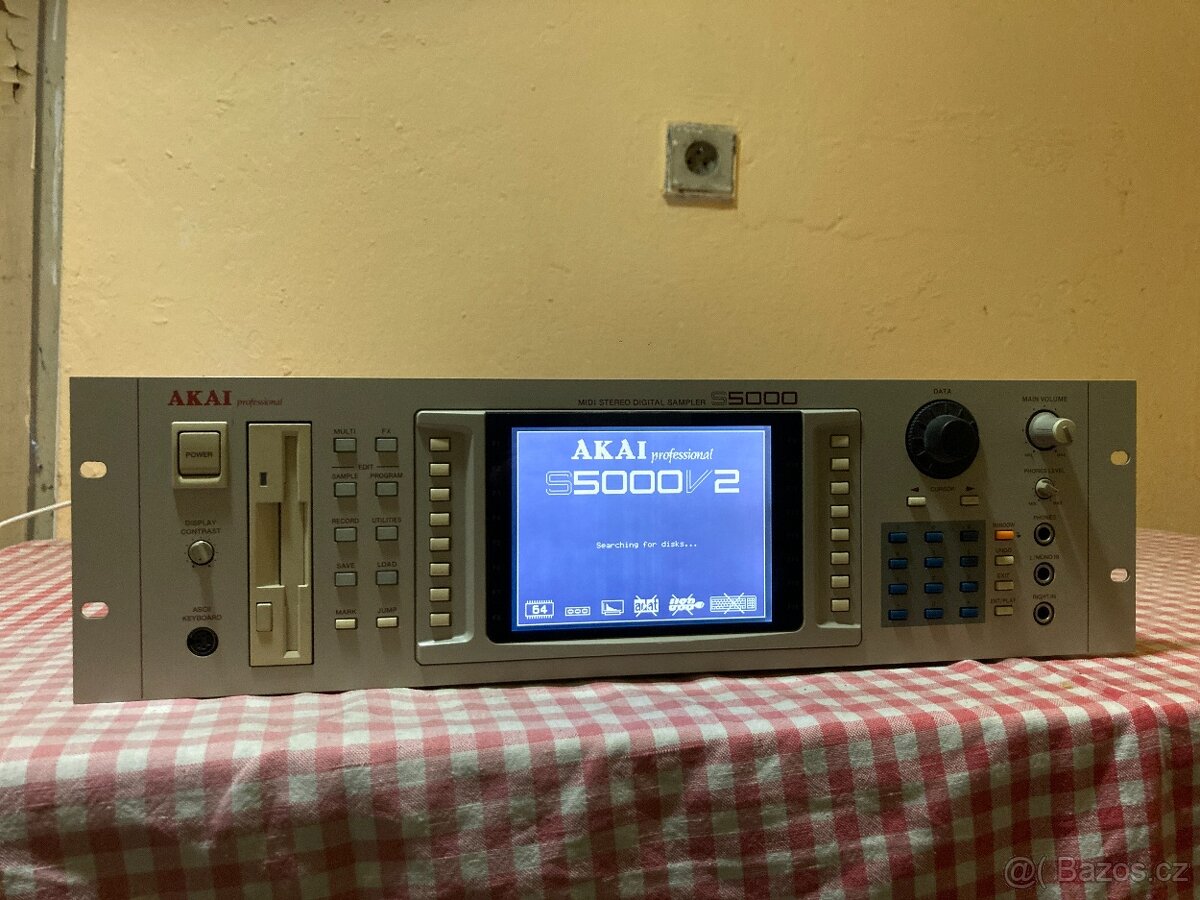 Sampler Akai Professional S5000 V2