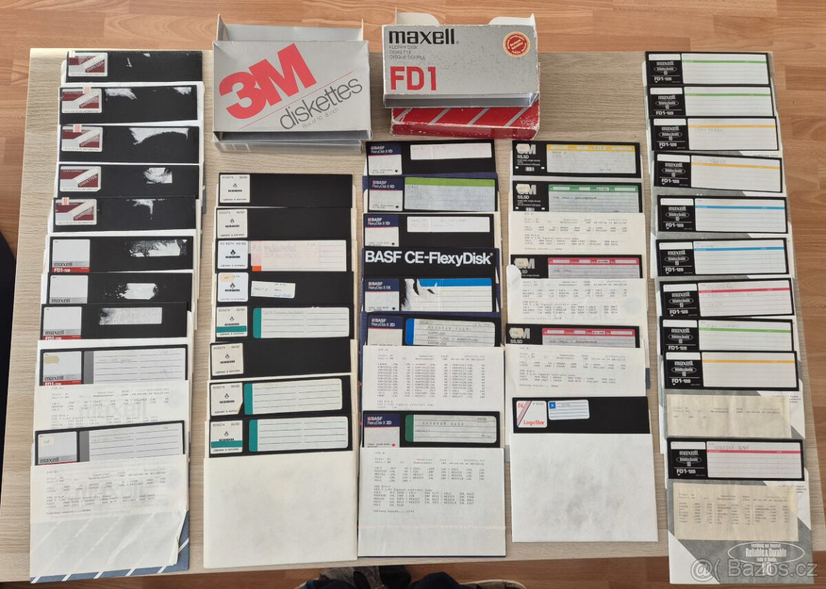 Diskety 8" - 38 kusů, možno jednotlivě, 3 krabičky