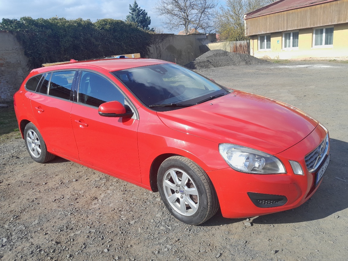 PRODÁM VOLVO V60