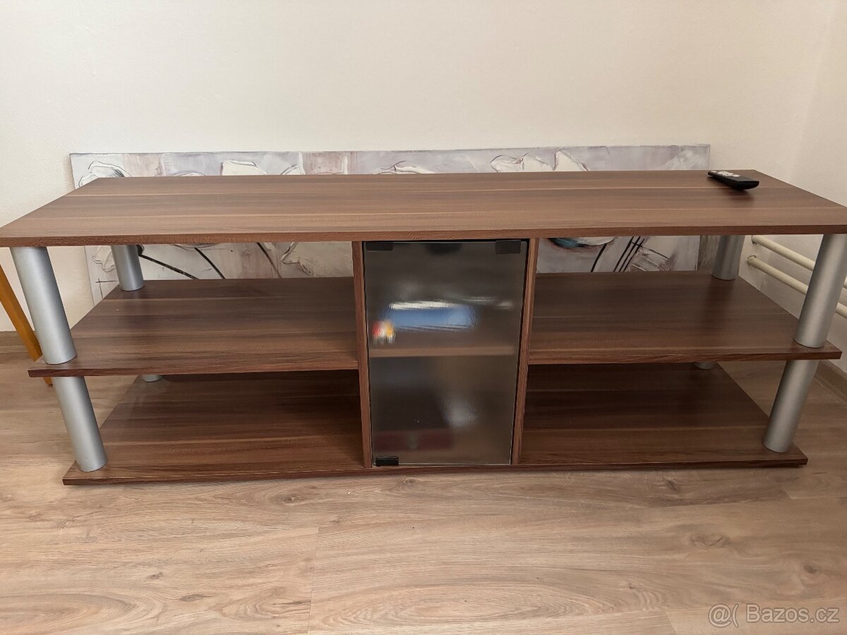 Televizní stolek 140 cm