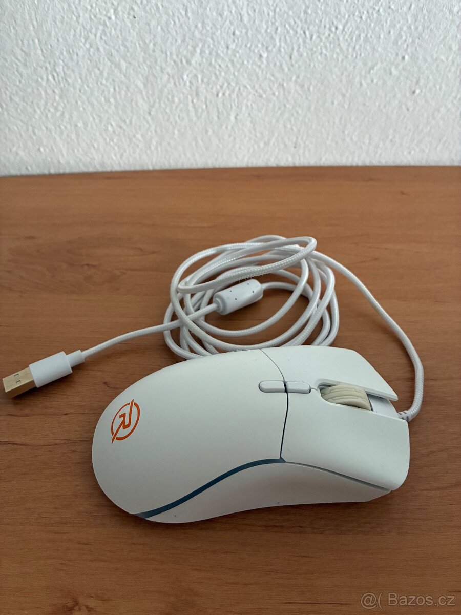 Myš