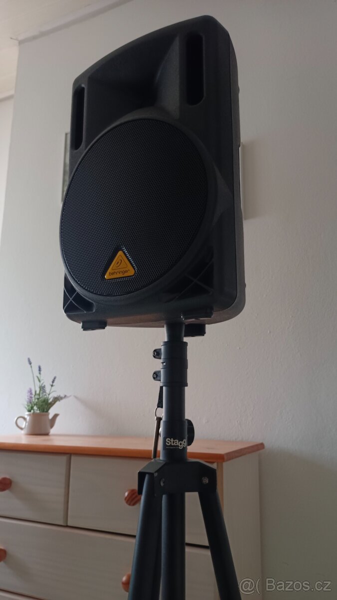 2x aktivní reproduktor Behringer B210D + 2x stojan