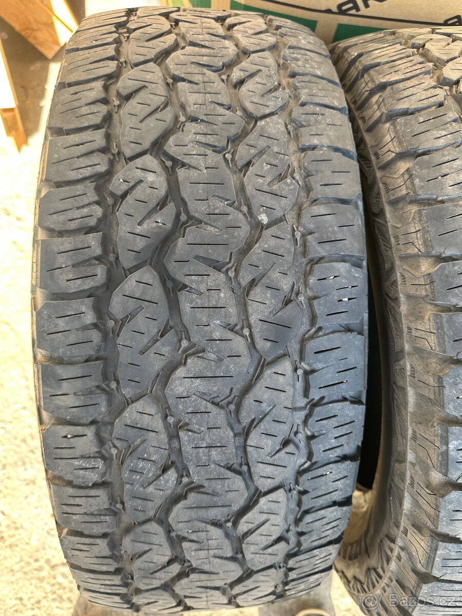 Celoroční pneu Matador MP72 Izzarda A/T 2 265/65 R18 H
