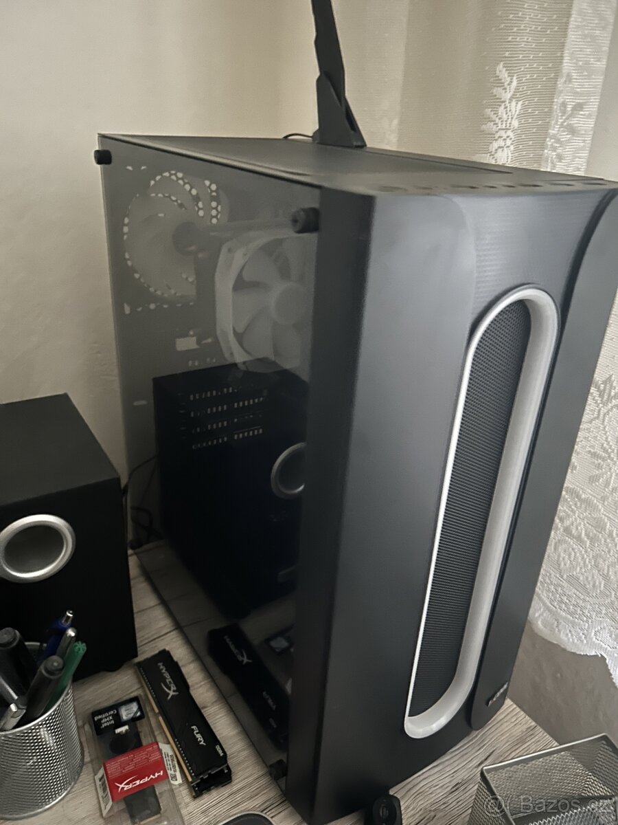 PC s monitorem