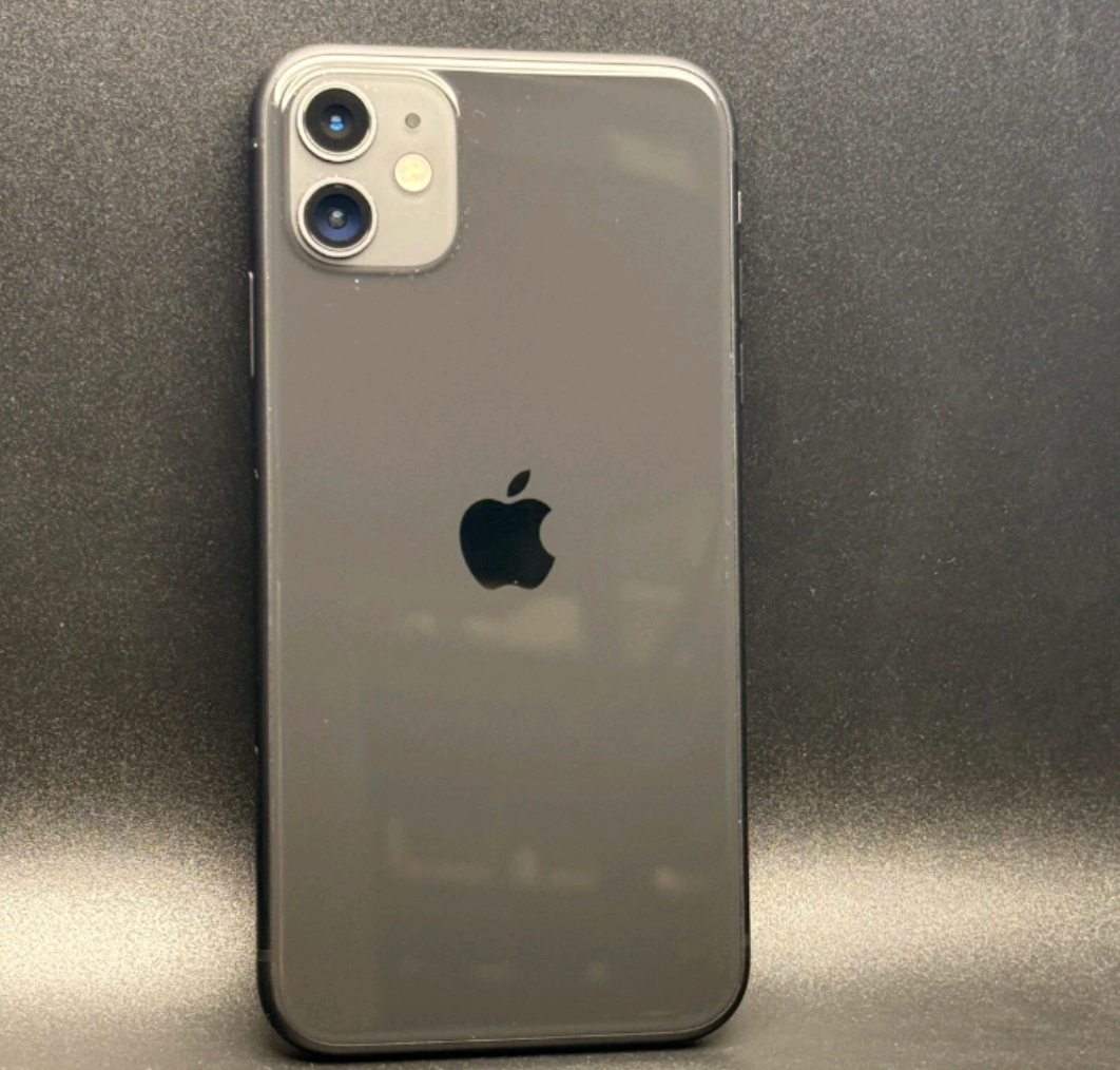 Apple iPhone 11 64GB - plně odemčený - dobrý stav