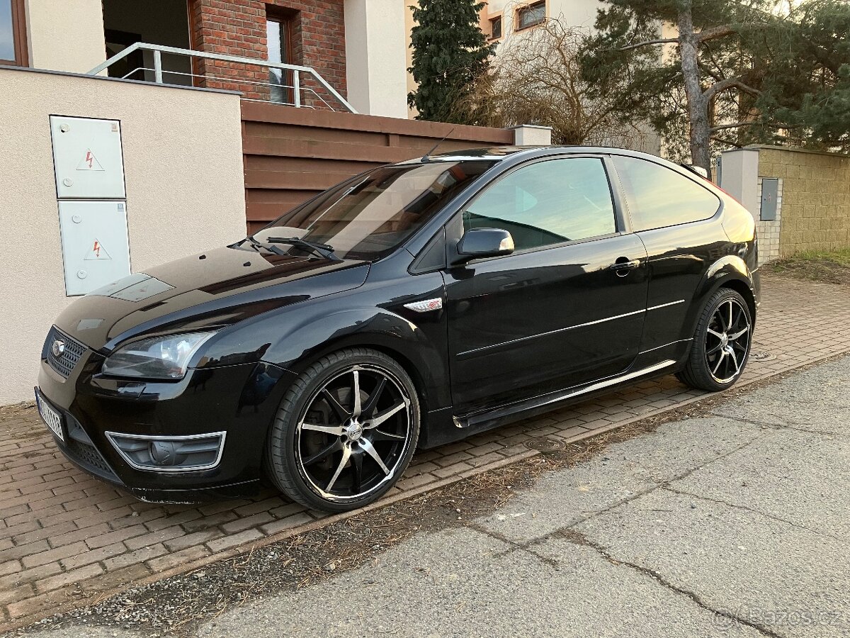FORD FOCUS ST-ALU KOLA S PNEU 225/35 ZR19 88Y