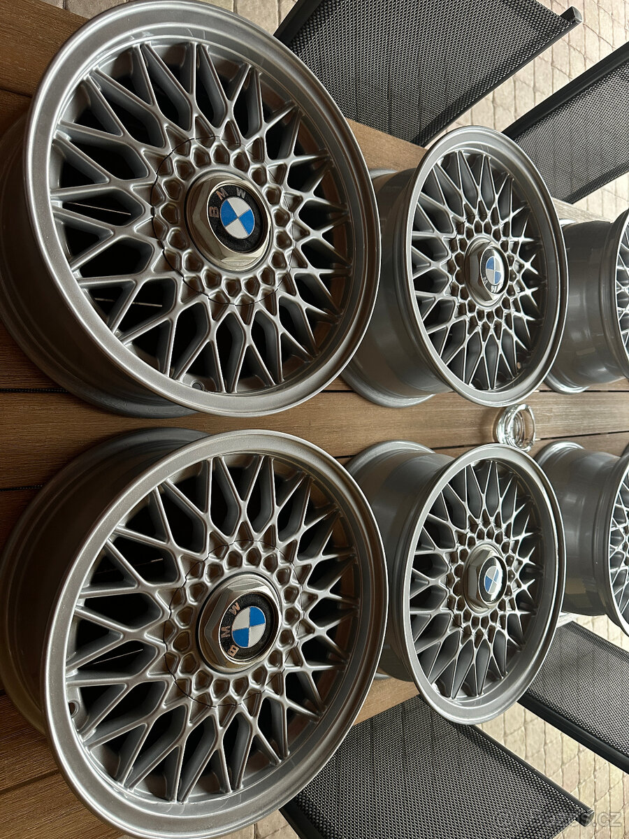 Alu.BMW styl 5 4x100 et 35 velikost ,,15"