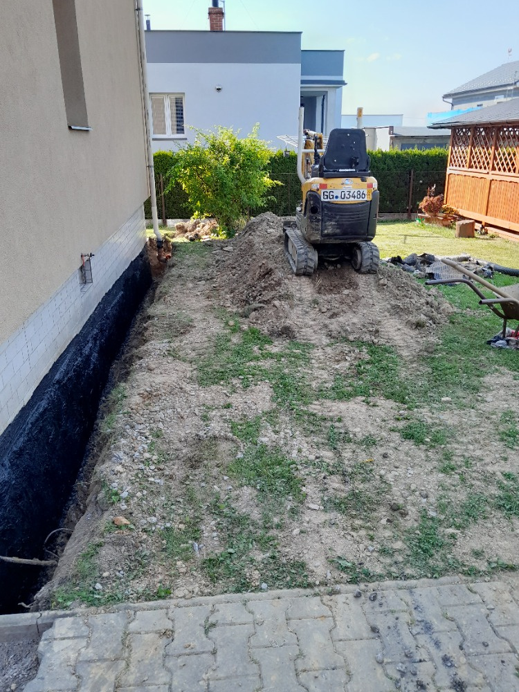 Kanalizace Plesna-Zemní a vykopové práce-vrtání sloupku 30cm