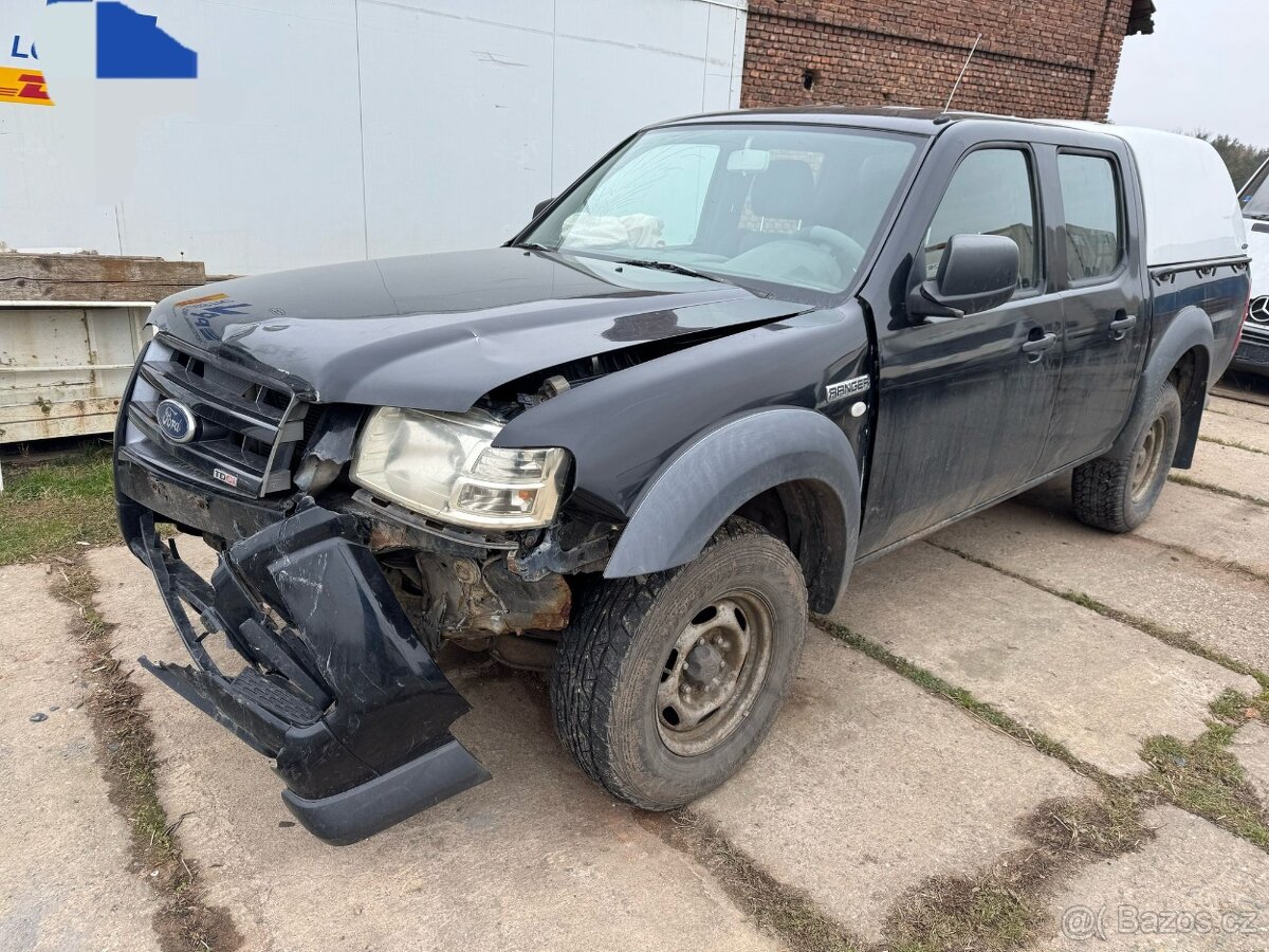 Havarovaný Ford Ranger 2,5 výkon 105kw, najeto 113tis.km