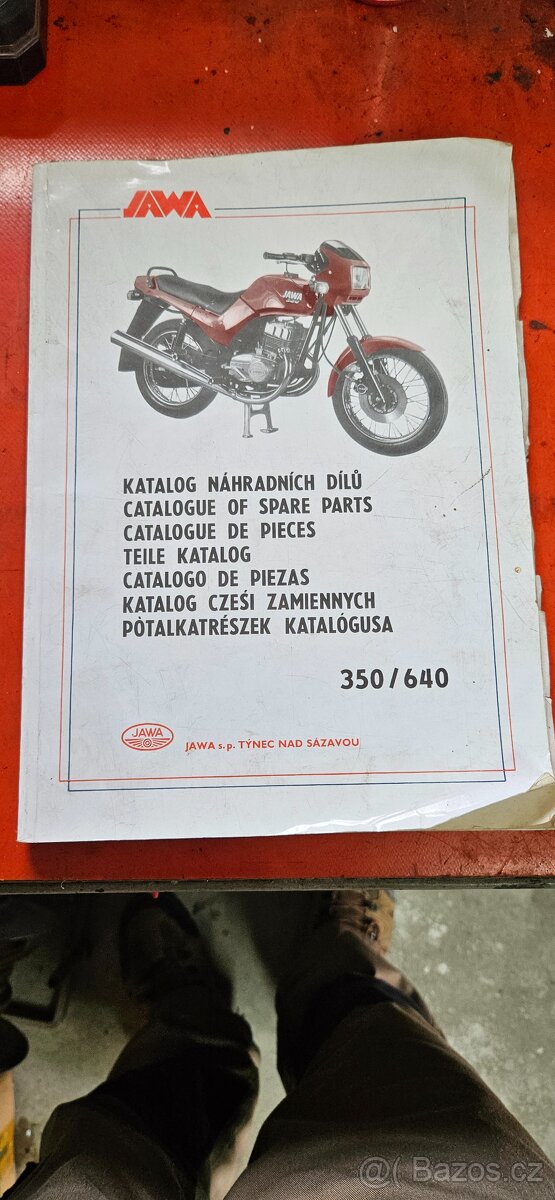 Katalogy náhradních auto a moto dílů