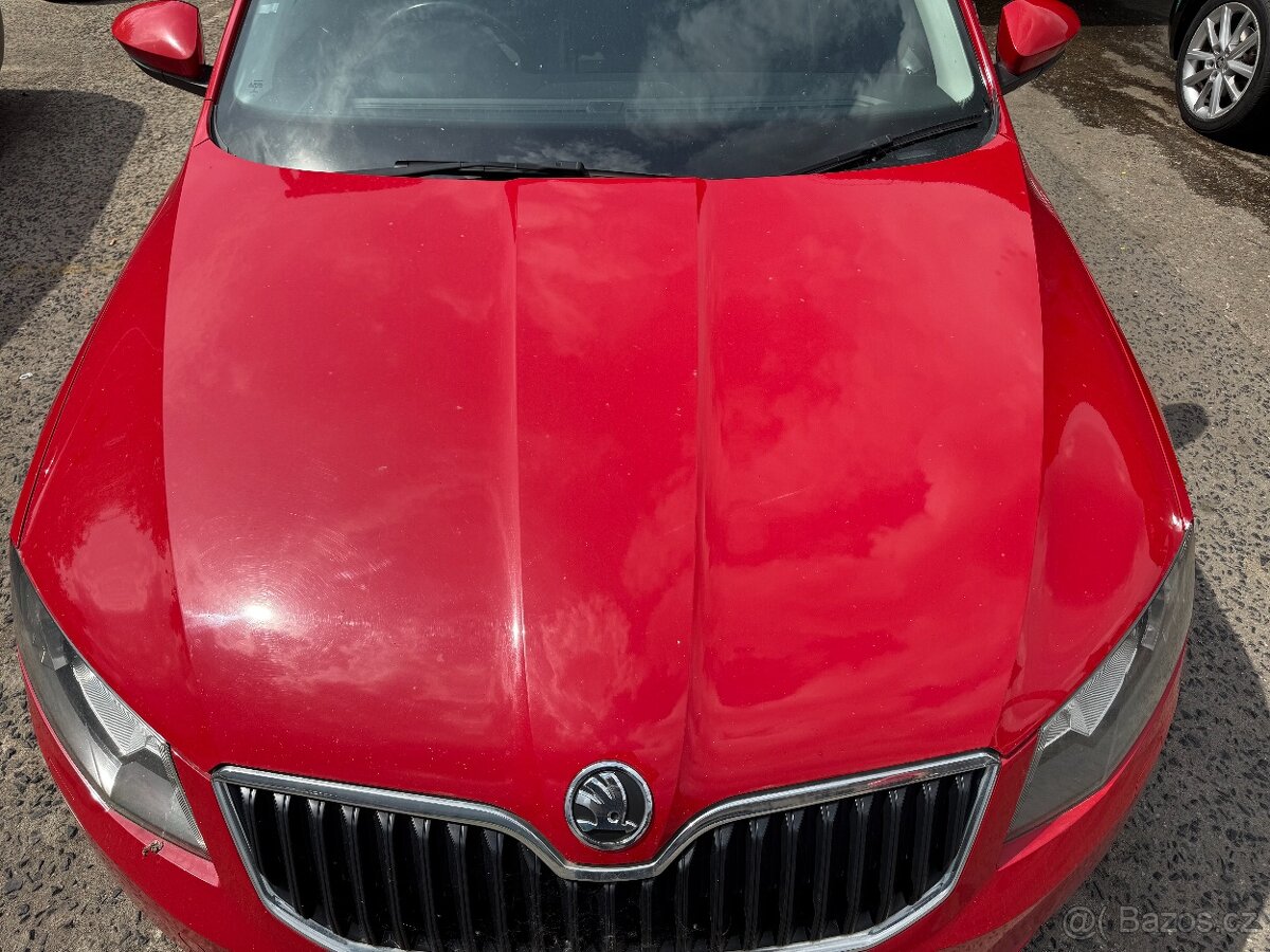 Kapota Skoda Octavia 3 2013-2017 cervena