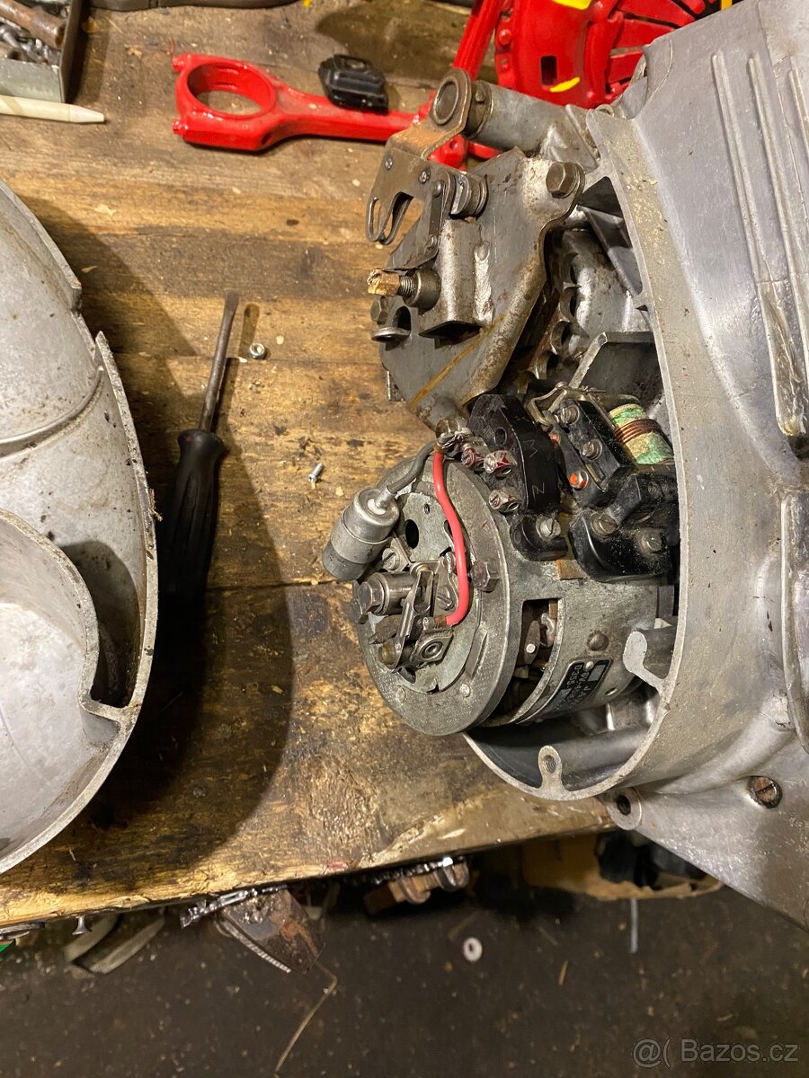 Jawa 250 motor